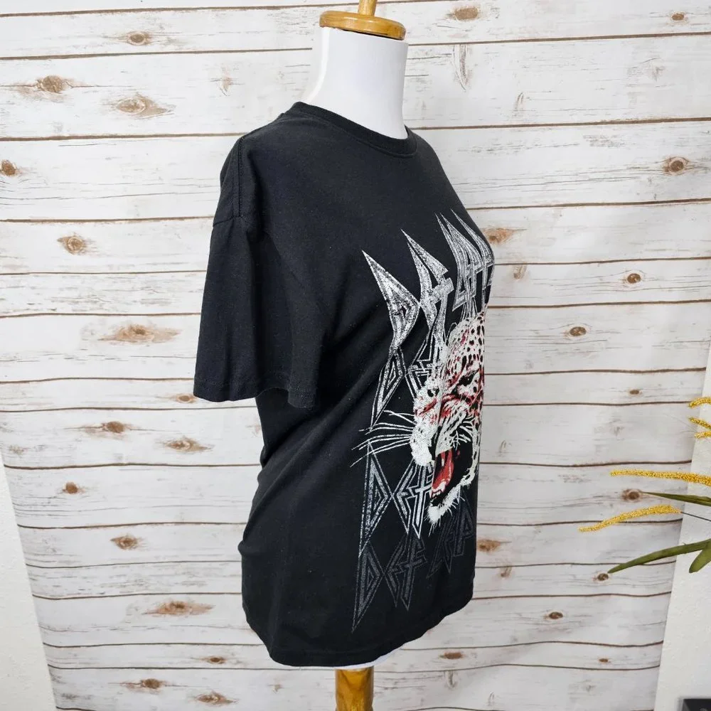 Def Leppard Womens Size S Rock Band Graphic Tee Logo Leopard Black Short Sleeve - Picture 6 of 9